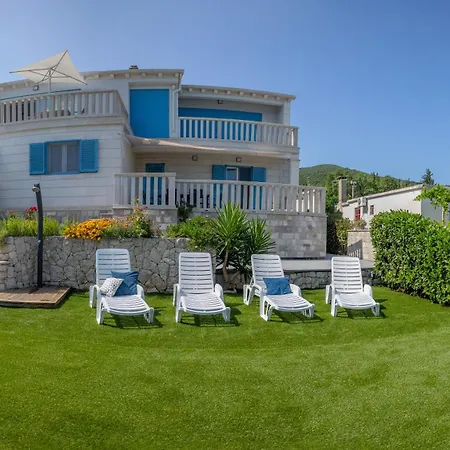 Apartment Seafront