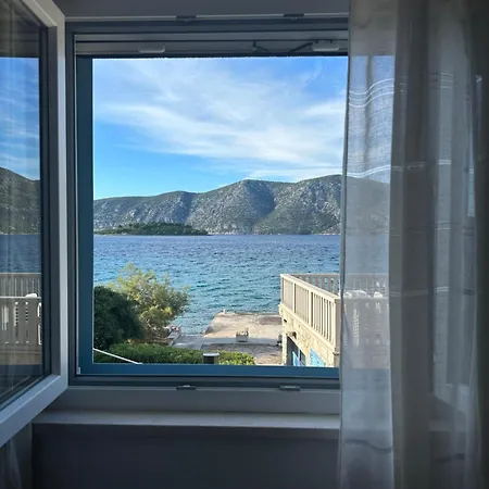 Apartment Seafront *